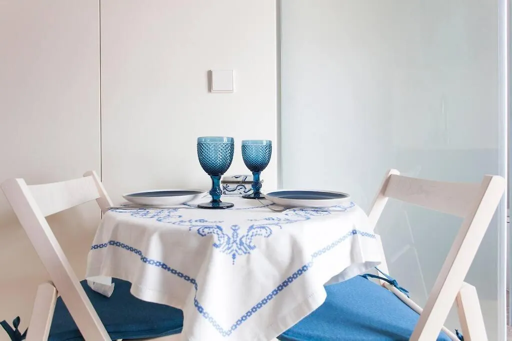 'Sao Vicente Iii'- Eco-Studio, French Balcony&View Lisbon Apartment